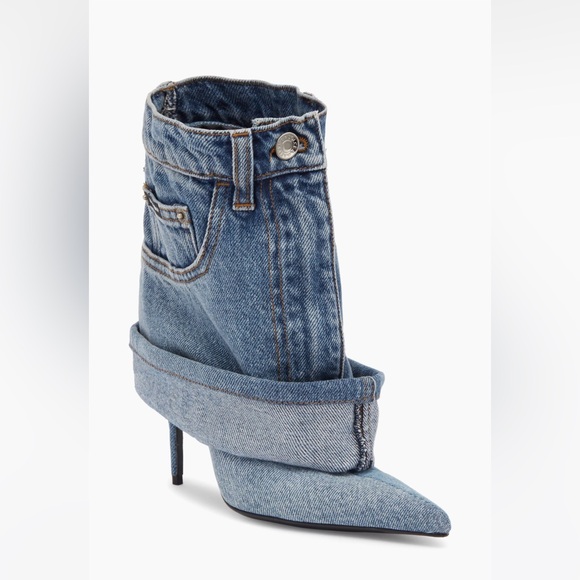 Dolce&Gabbana
Denim Booties authentic new with box size 10 - Picture 4 of 12